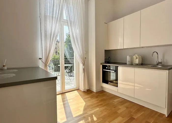 Marilyn W Kamienicy Wicherkiewiczow Apartment *