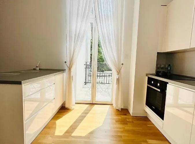 Marilyn W Kamienicy Wicherkiewiczow Apartment